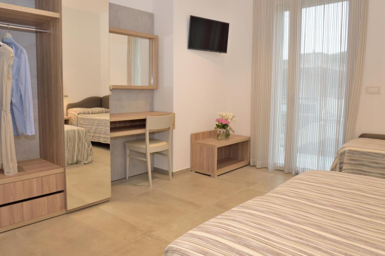 Hotel Abc Cervia Exterior photo