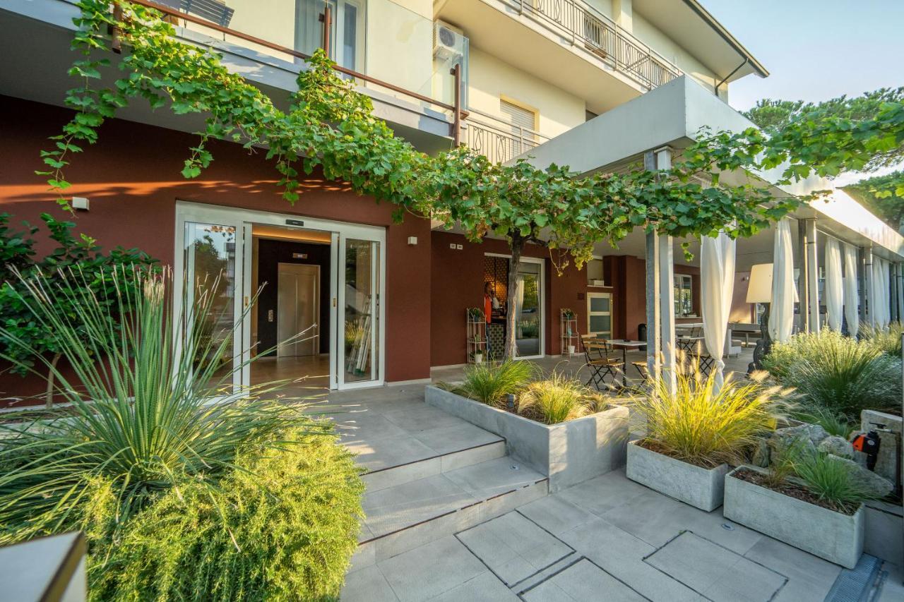 Hotel Abc Cervia Exterior photo
